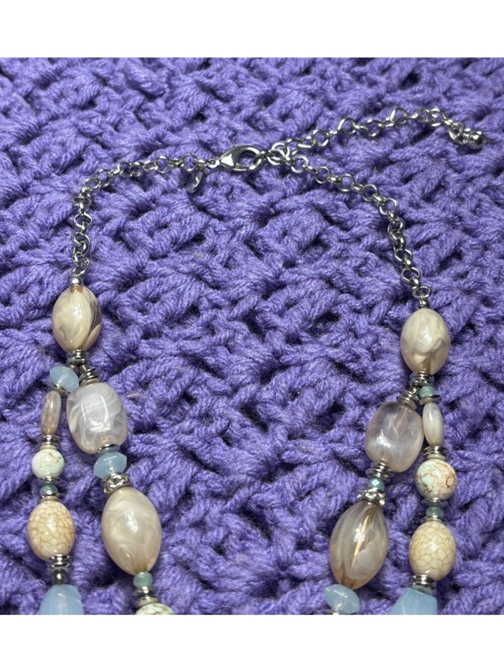 Chico's Plastic Beaded Statement Necklace Teardrop Pendant Silvertone 18-22 inch - Picture 3 of 5